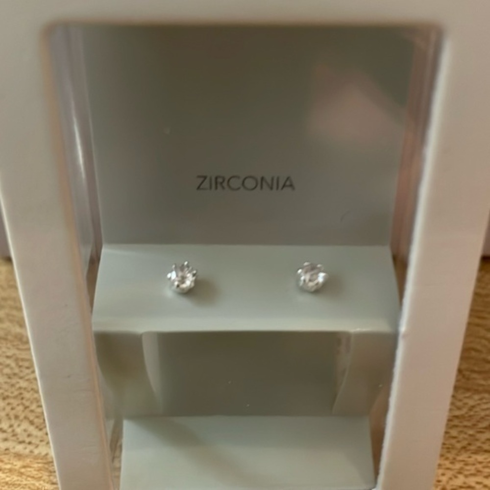 Zirconia Earrings 1A